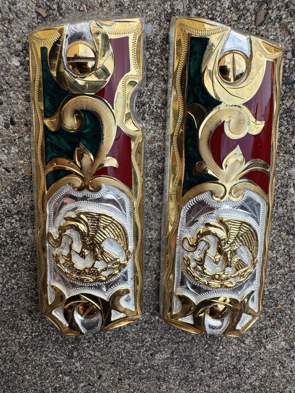 1911 45 38 Super Full Size Mexican Eagle Gold Gun Pistol Grip Cachas & 24K Screw