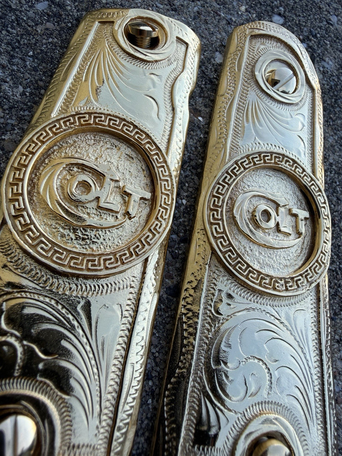 1911 45 38 Super Full Size COLT Gold Gun Pistol Grip Cachas & 24K Screws