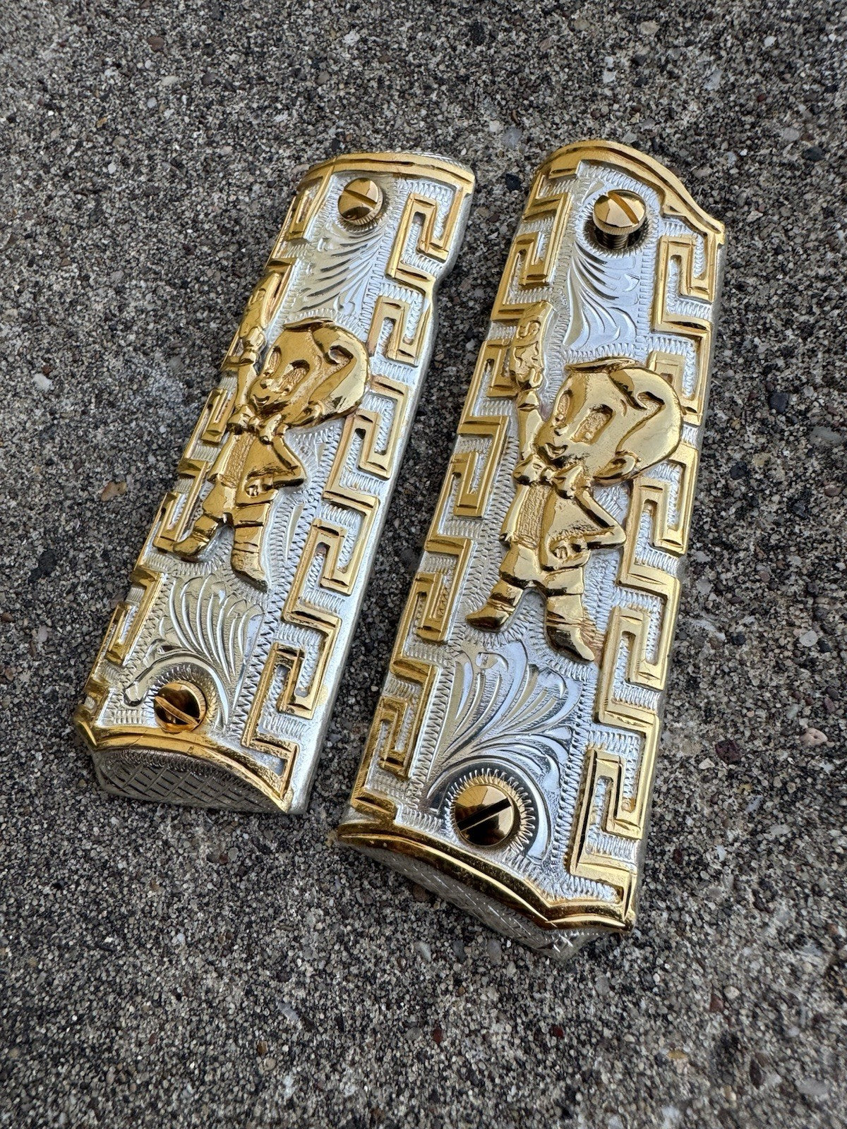 1911 45 38 Super Full Size Richie Rich Gold Gun Pistol Grip Cachas & 24K Screws