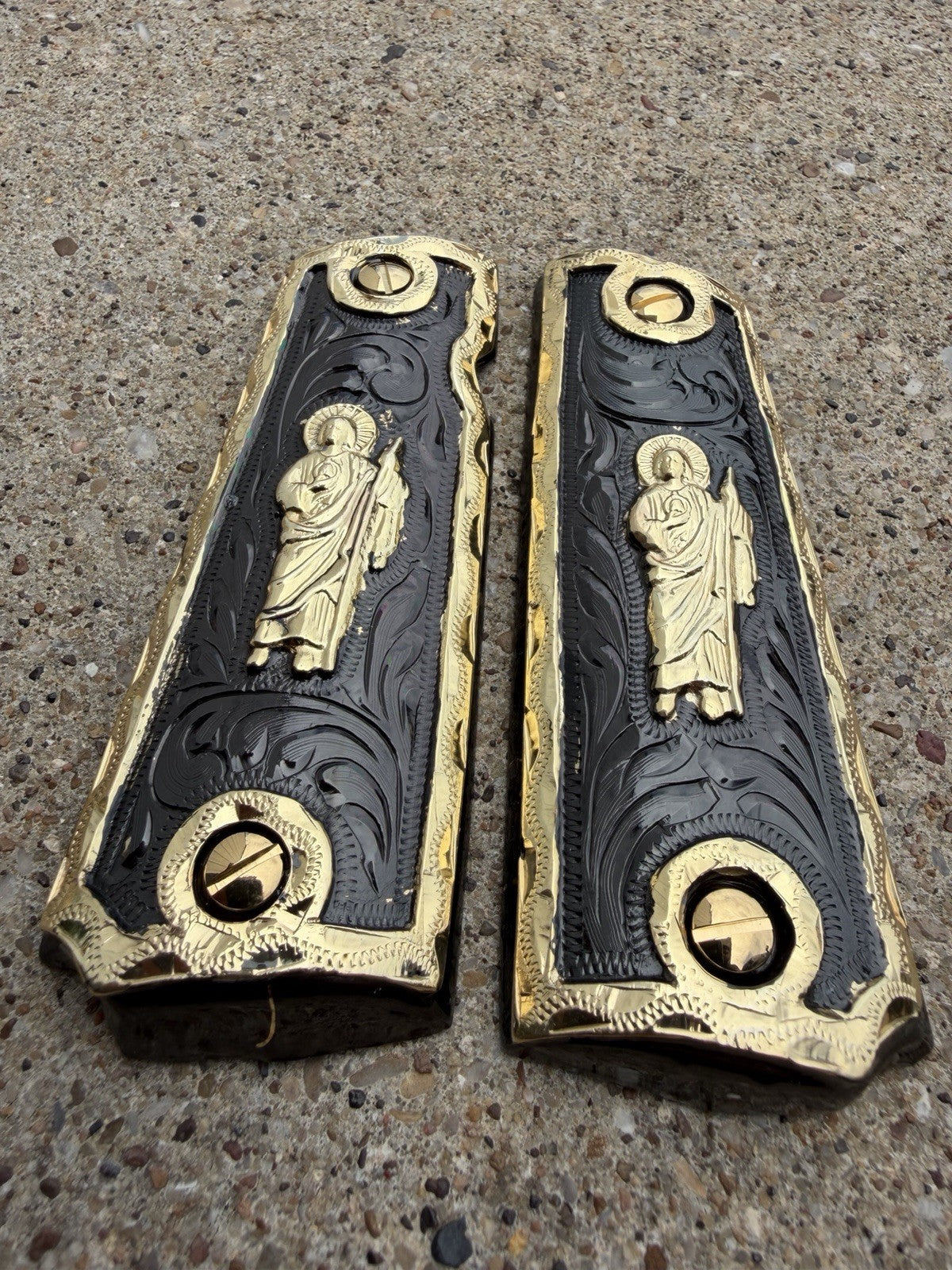 1911 45 38 Super Full Size San Judas Gold Gun Pistol Grip Cachas & 24K Screws