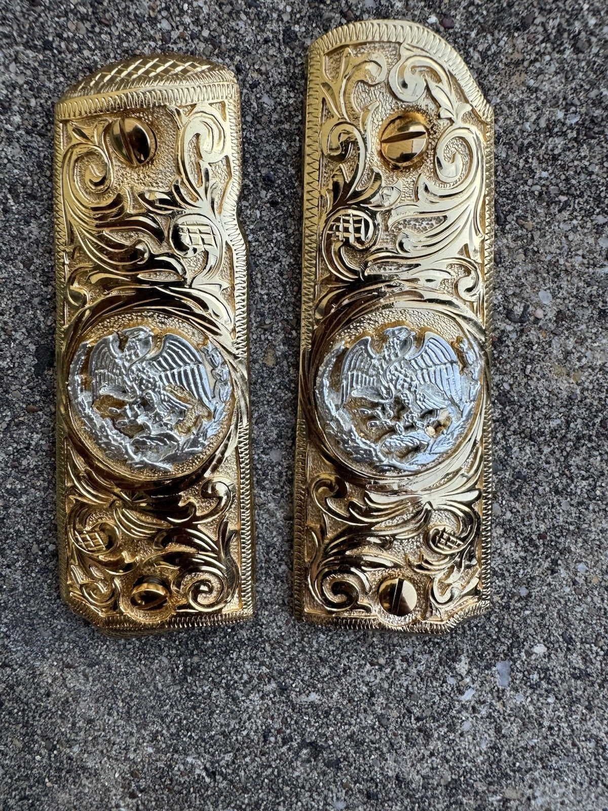 1911 45 38 Super Full Size Mexican Eagle Gold Gun Pistol Grip Cachas & 24K Screw