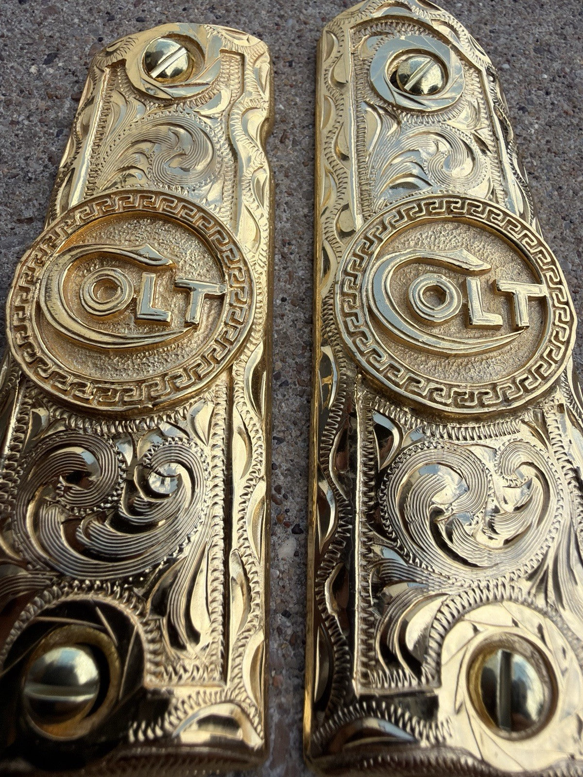 1911 45 38 Super Full Size Gold Gun Pistol Grip Cachas Chapeado & 24K Screws