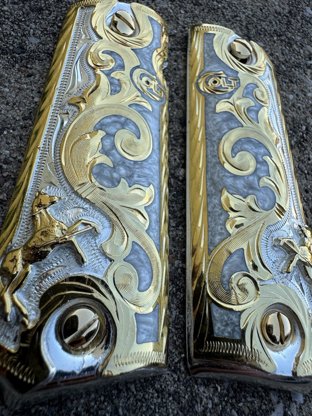 1911 45 38 Super Colt Horse Full Size Gold Gun Pistol Grip Cachas & 24K Screws