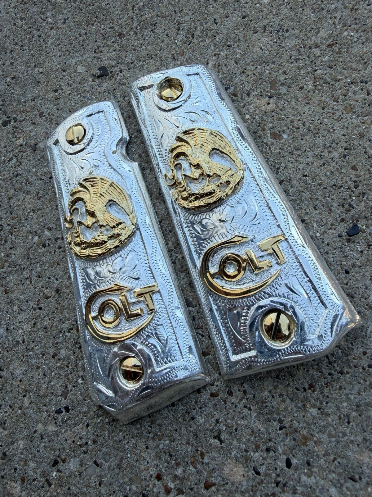 1911 45 38 Super Full Size Mexican Eagle Gold Gun Pistol Grip Cachas & 24K Screw
