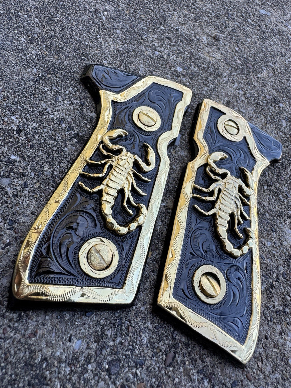 Beretta 92FS Cachas Scorpion Gold Plated Pistol Custom Grips & Gold Screws