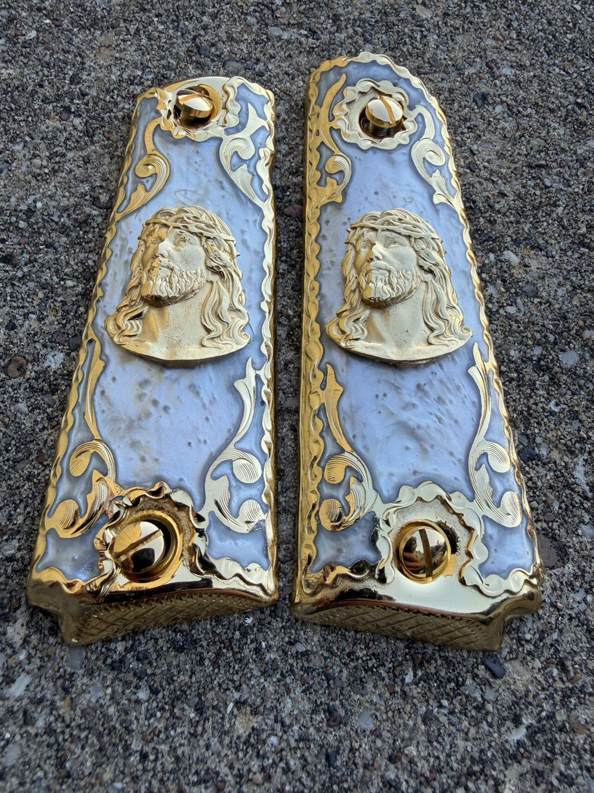 1911 45 38 Super Full Size Jesus Gold Gun Pistol Grip Cachas & 24K Screws