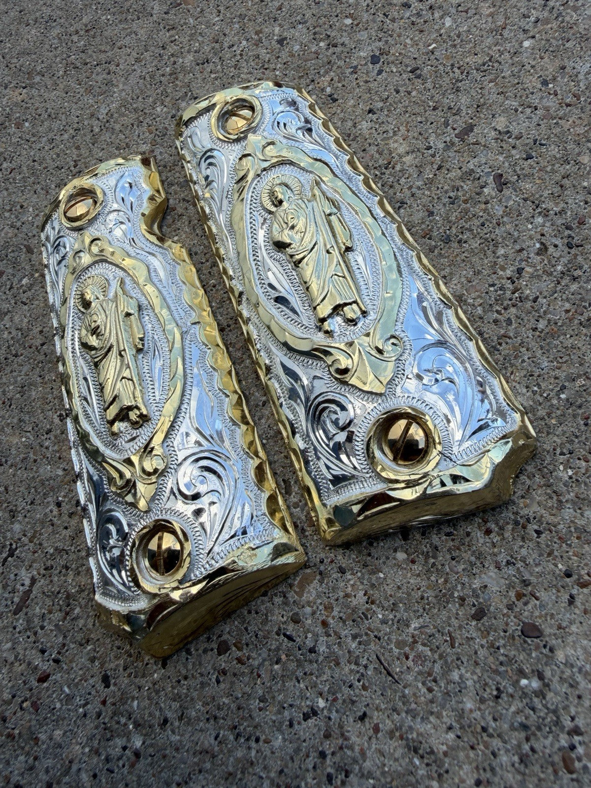 1911 45 38 Super Full Size San Judas Gold Gun Pistol Grip Cachas & 24K Screws