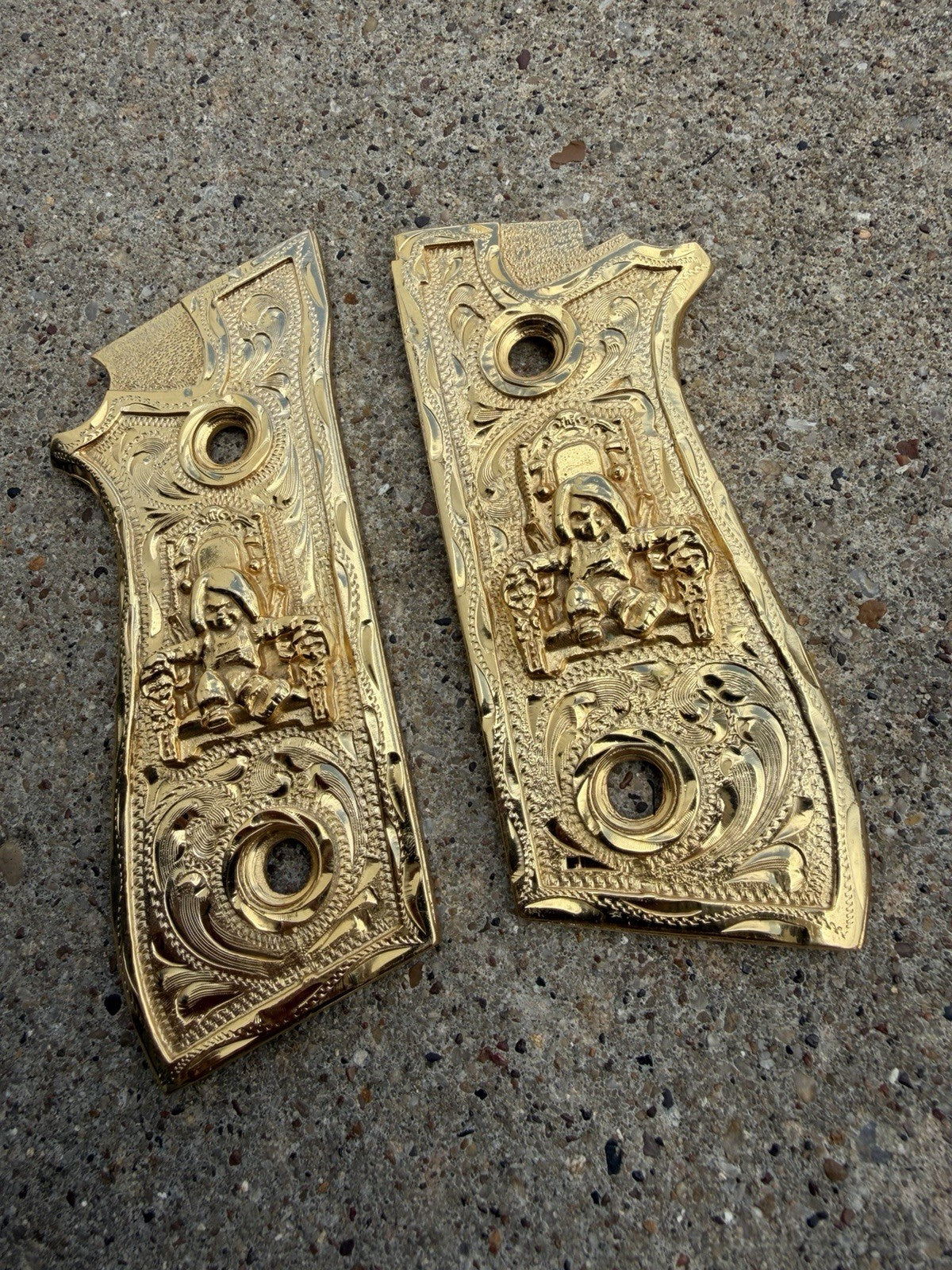 Taurus Pt92 Chucky Grips Cachas Gun Gold Plated
