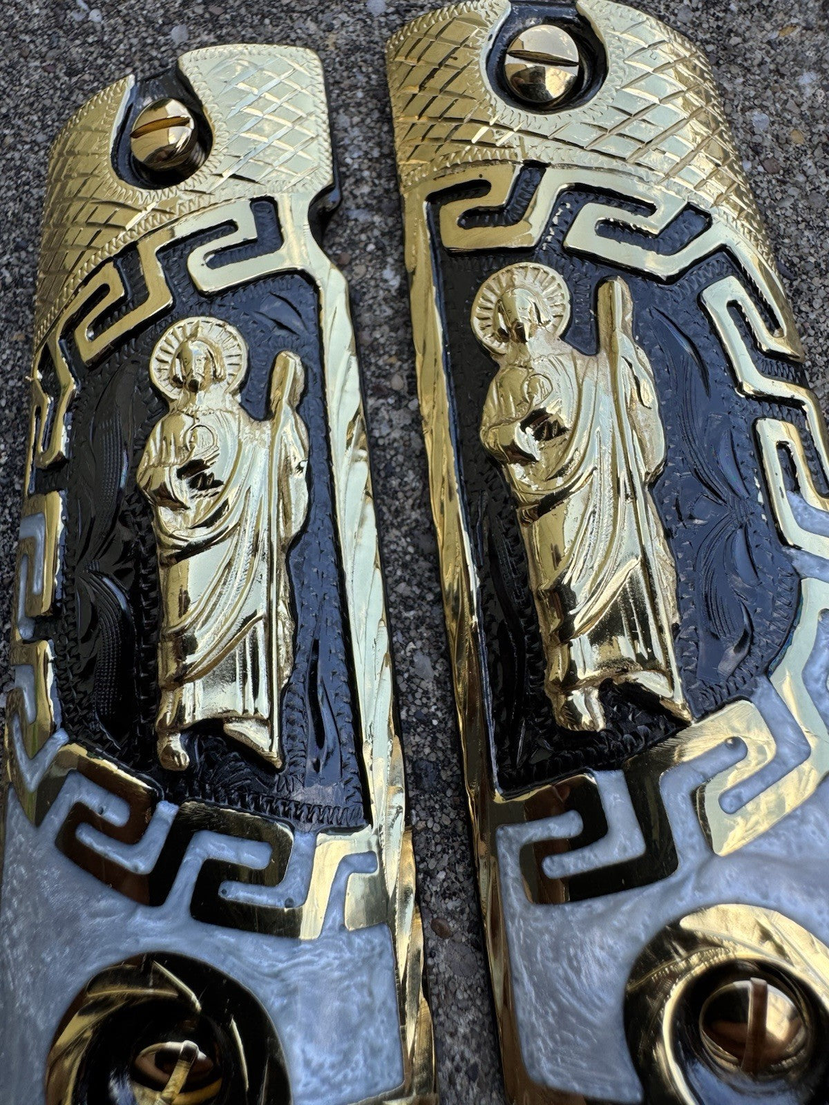 1911 45 38 Super Full Size San Judas Gold Gun Pistol Grip Cachas & 24K Screws