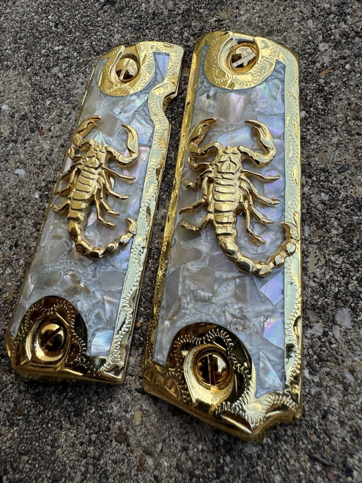 1911 45 38 Super Full Size Scorpion Gold Gun Pistol Grip Cachas & 24K Screws