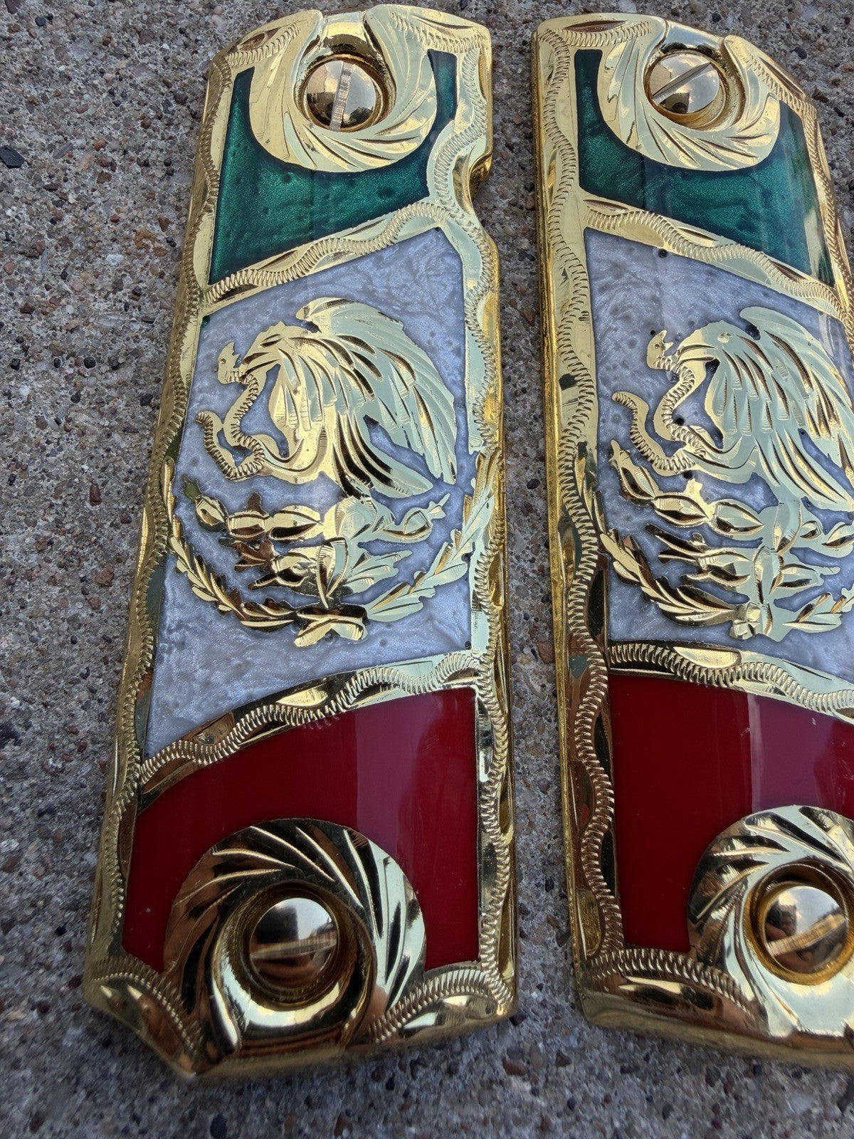 1911 45 38 Super Full Size Mexican Eagle Gold Gun Pistol Grip Cachas & 24K Screw