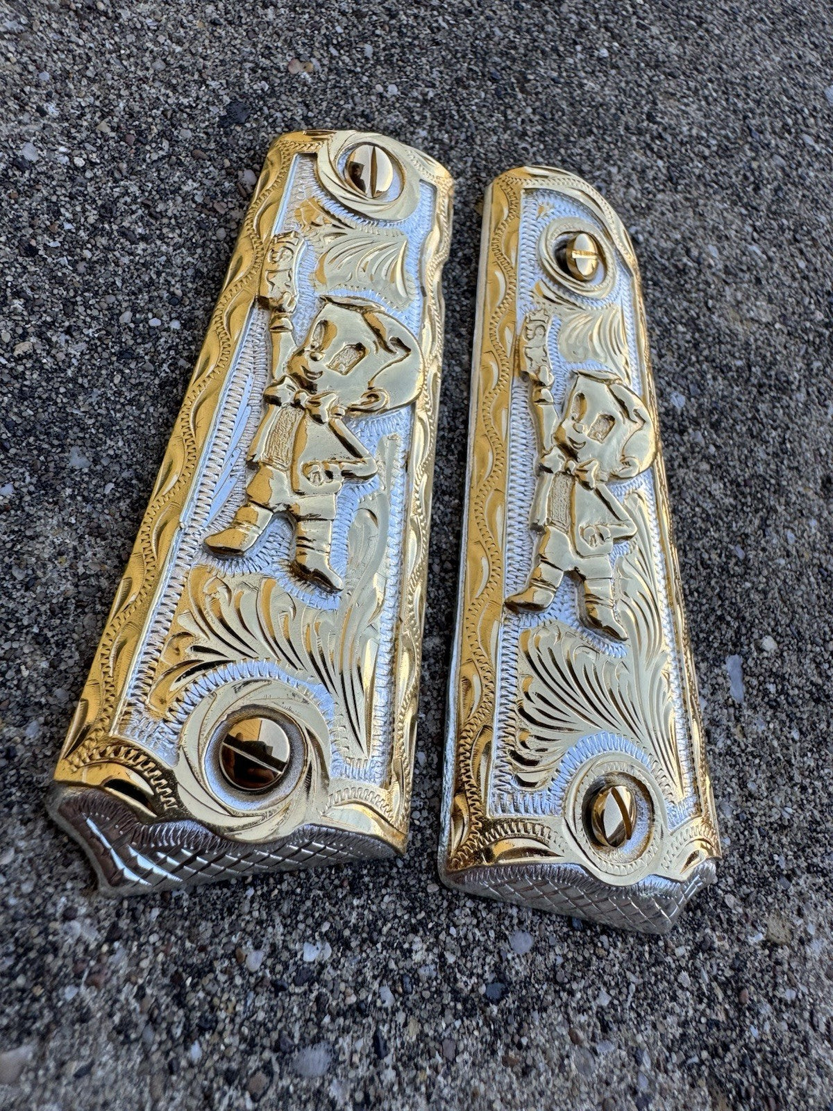 1911 45 38 Super Full Size Richie Rich Gold Gun Pistol Grip Cachas & 24K Screws