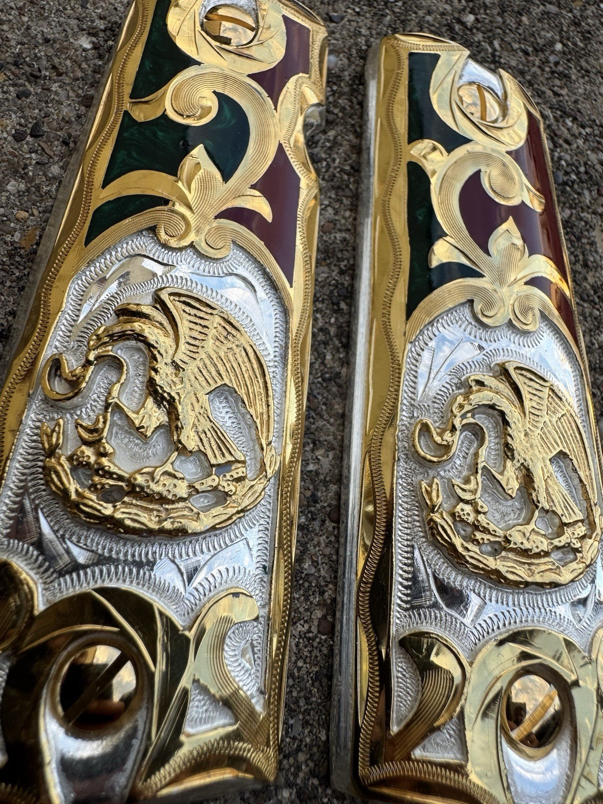 1911 45 38 Super Full Size Mexican Eagle Gold Gun Pistol Grip Cachas & 24K Screw