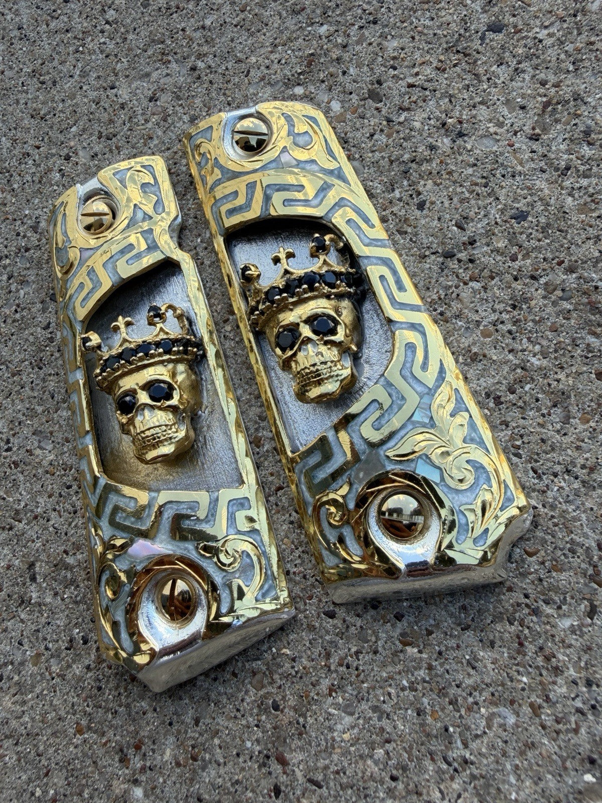 1911 45 38 Super Full Size Skull Crown Gold Gun Pistol Grip Cachas & 24K Screws
