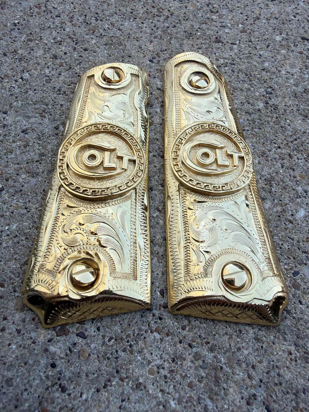 1911 45 38 Super Full Size Colt Gold Gun Pistol Grip Cachas Chapeado & 24K Screw