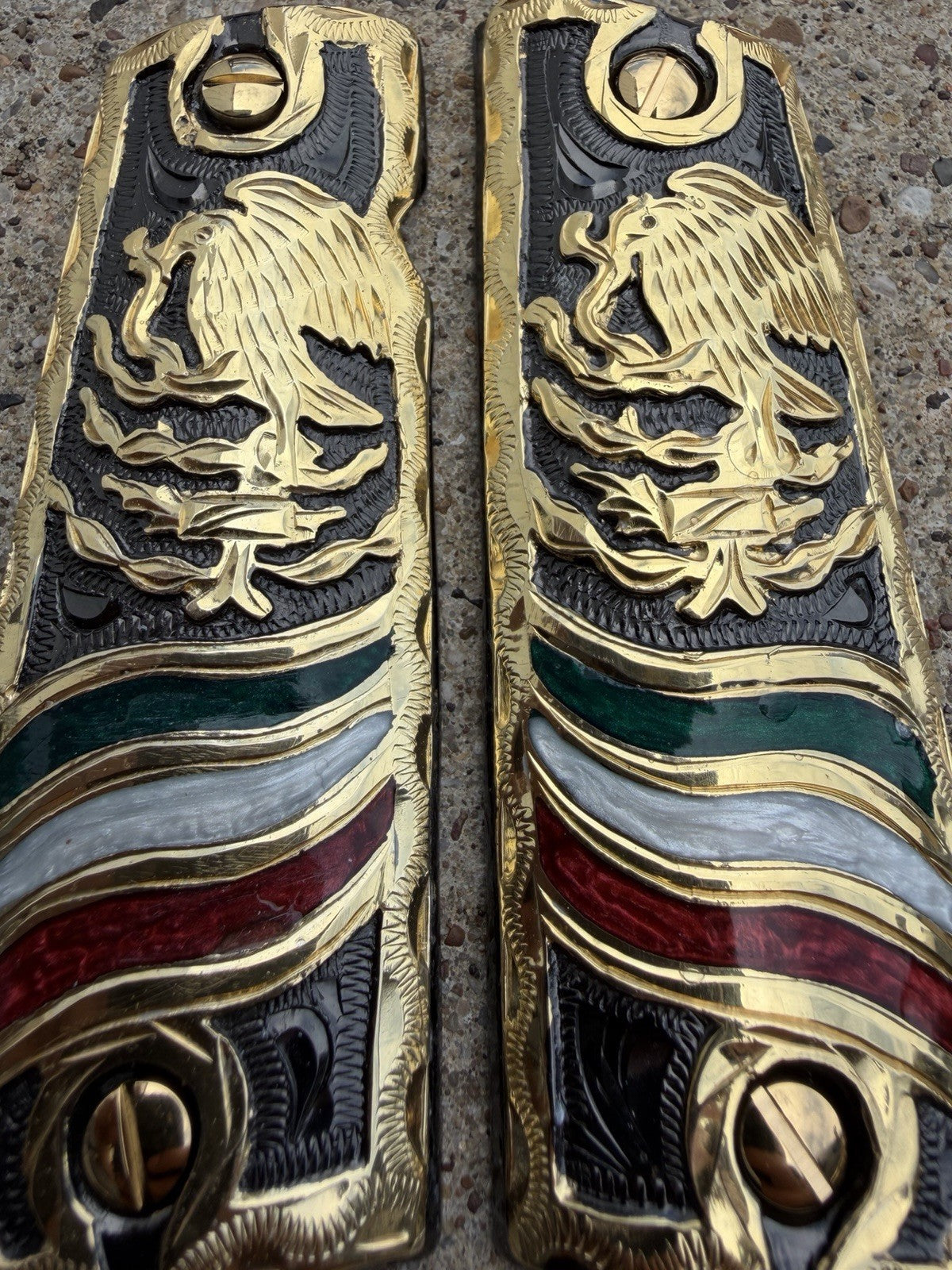 1911 45 38 Super Full Size Mexican Eagle Gold Gun Pistol Grip Cachas & 24K Screw