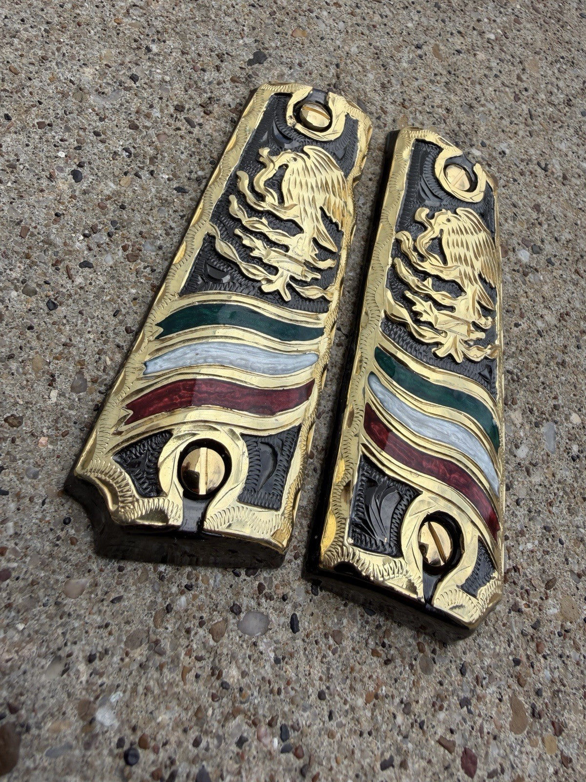 1911 45 38 Super Full Size Mexican Eagle Gold Gun Pistol Grip Cachas & 24K Screw