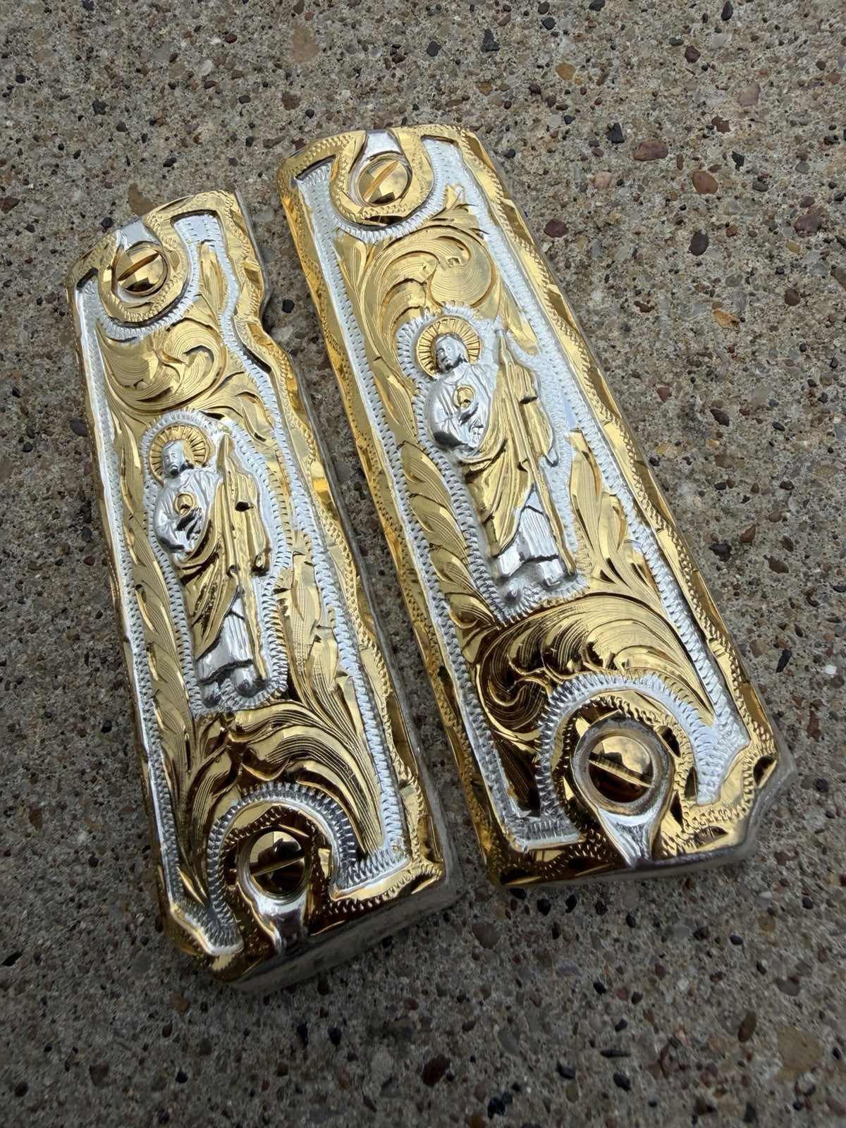 1911 45 38 Super Full Size San Judas Gold Gun Pistol Grip Cachas & 24K Screws