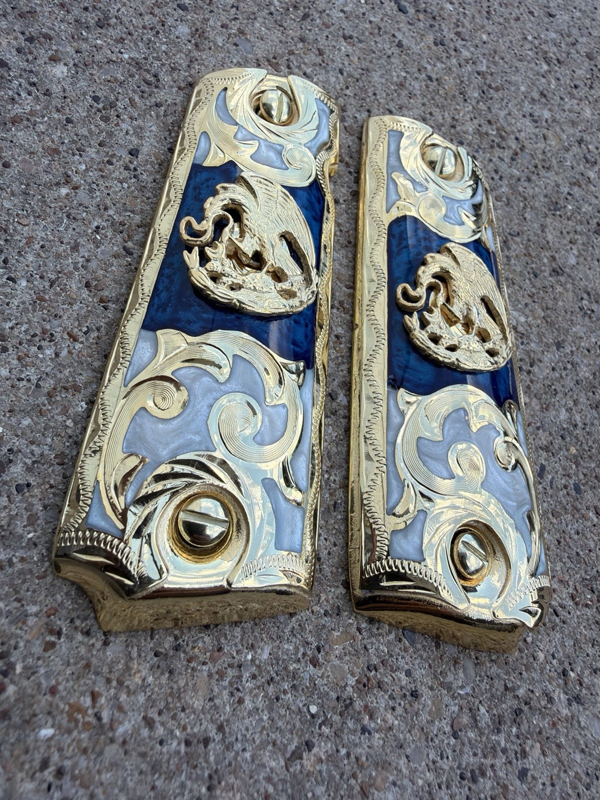 1911 45 38 Super Full Size Mexican Eagle Gold Gun Pistol Grip Cachas & 24K Screw