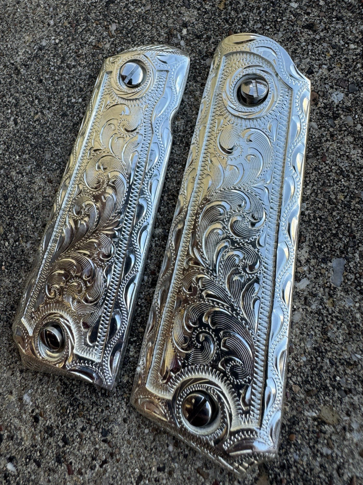 1911 45 38 Super Full Size Gun Pistol Grip Cachas & Polished Screws