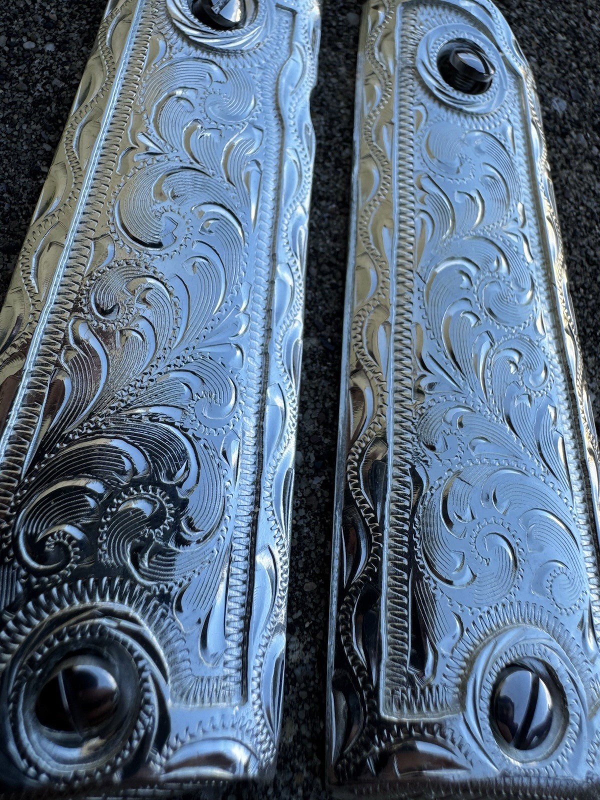 1911 45 38 Super Full Size Gun Pistol Grip Cachas & Polished Screws