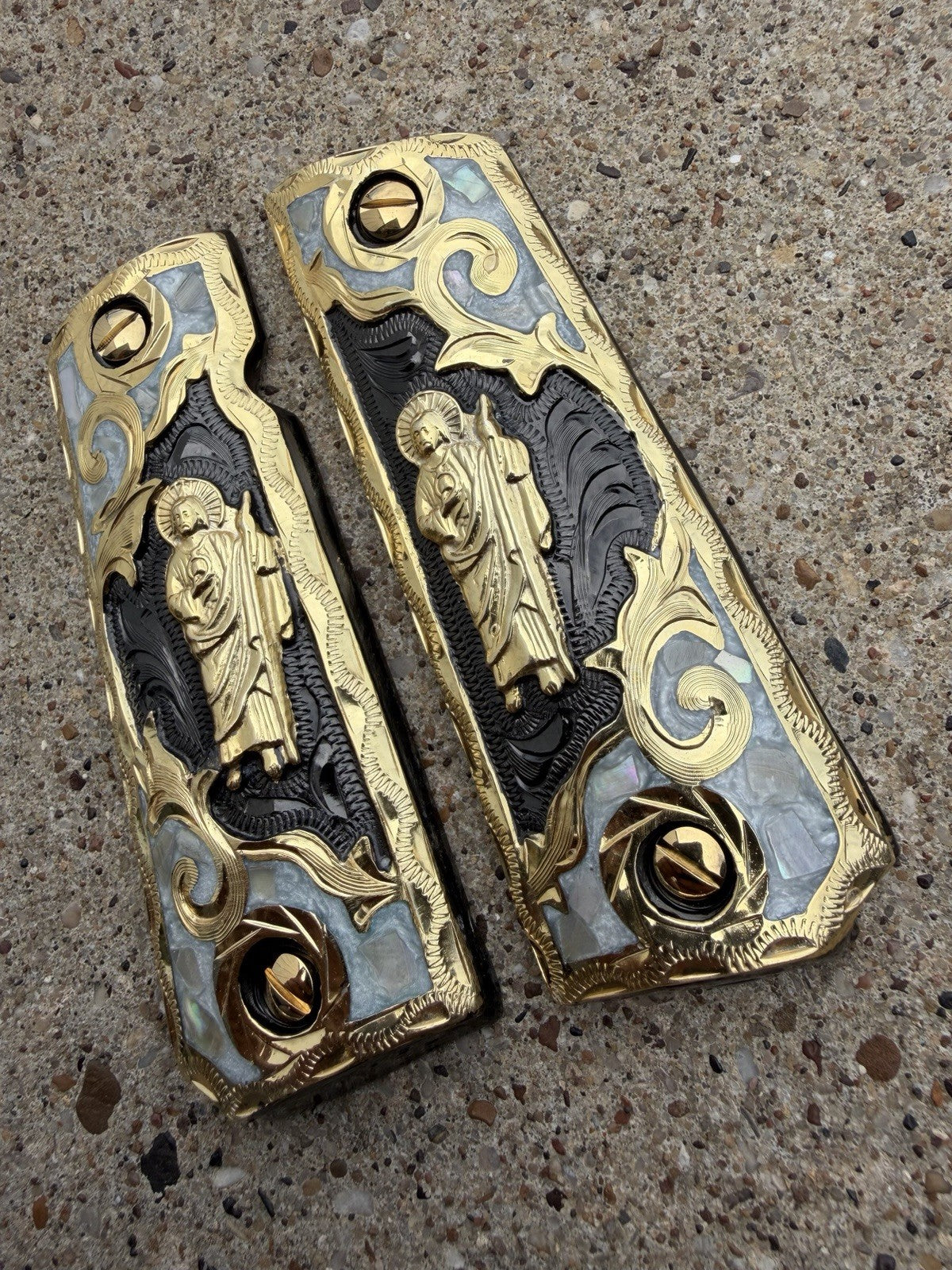1911 45 38 Super Full Size San Judas Gold Gun Pistol Grip Cachas & 24K Screws