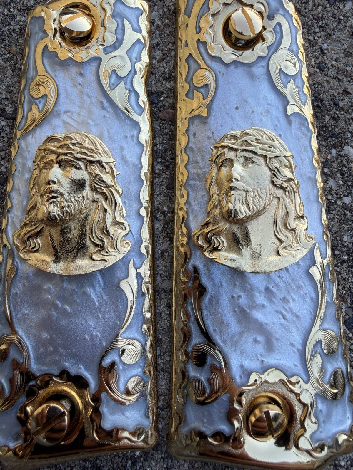 1911 45 38 Super Full Size Jesus Gold Gun Pistol Grip Cachas & 24K Screws