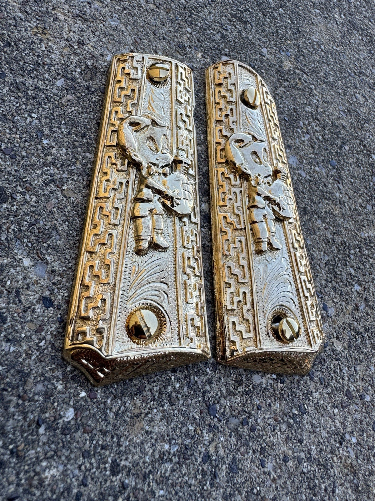 1911 45 38 Super Full Size Richie Rich Gold Gun Pistol Grip Cachas & 24K Screws