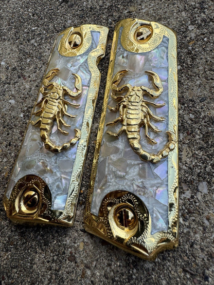 1911 45 38 Super Full Size Scorpion Gold Gun Pistol Grip Cachas & 24K Screws