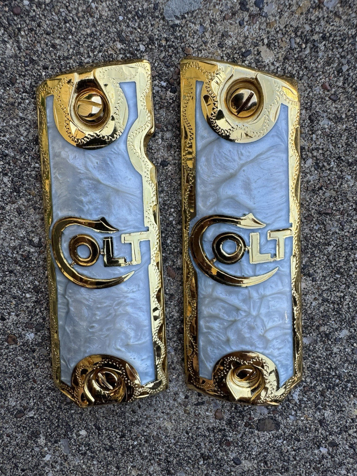 1911 45 38 Super Colt Full Size Gold Gun Pistol Grip Cachas & 24K Screws