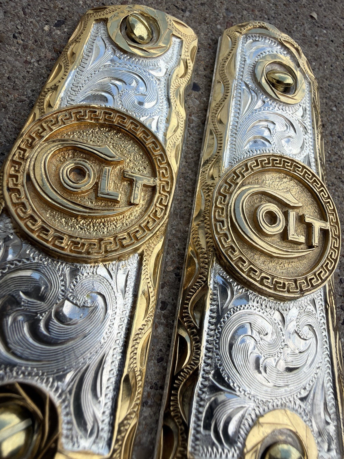 1911 45 38 Super Full Size COLT Gold Gun Pistol Grip Cachas & 24K Screws