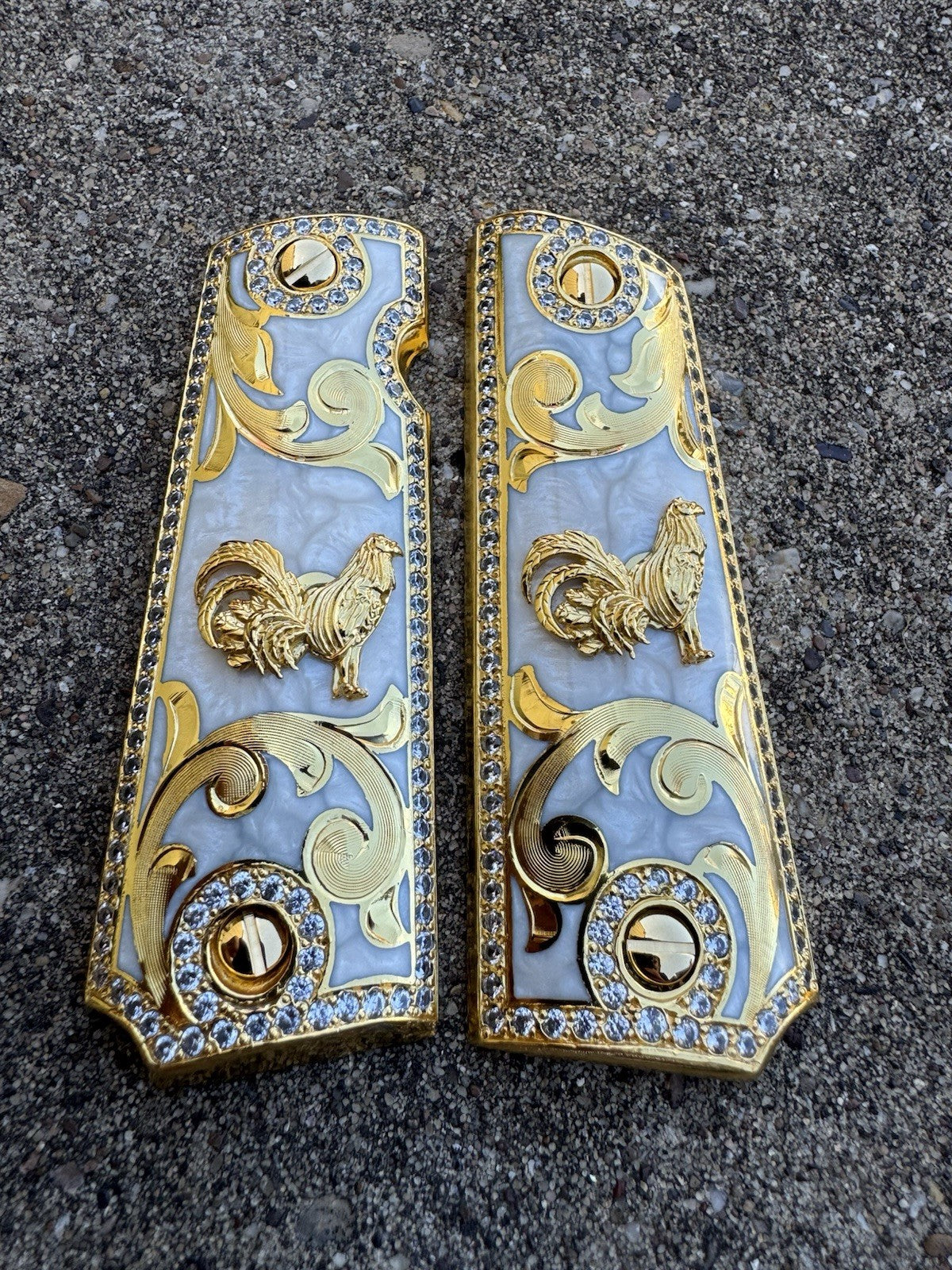 1911 ZIRCONIA 45 38 SUPER COLT GALLO GOLD GUN PISTOL GRIP CACHAS & 24K SCREW