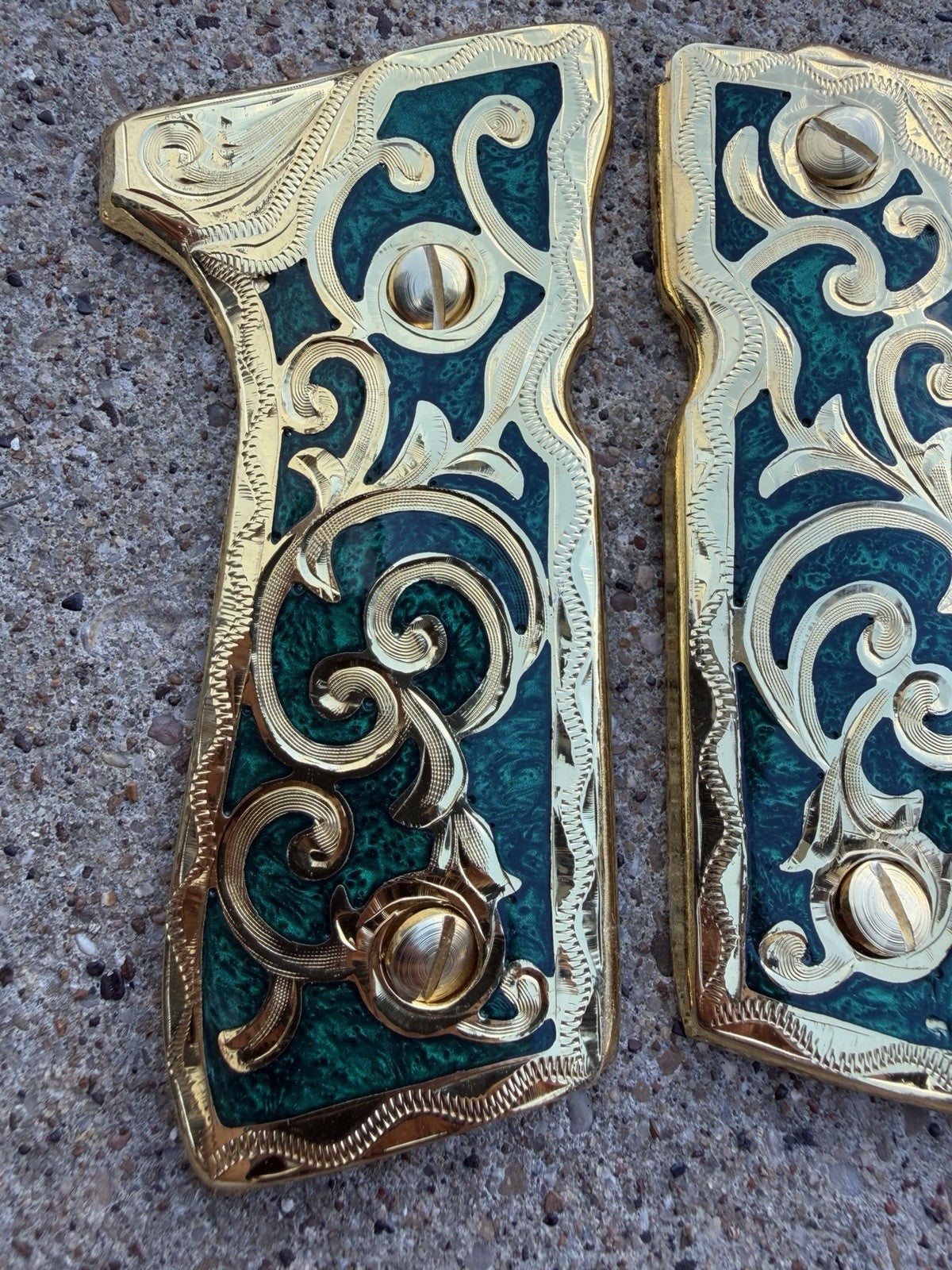 Beretta 92FS Cachas Scroll Gold Plated Pistol Custom Grips & Gold Screws