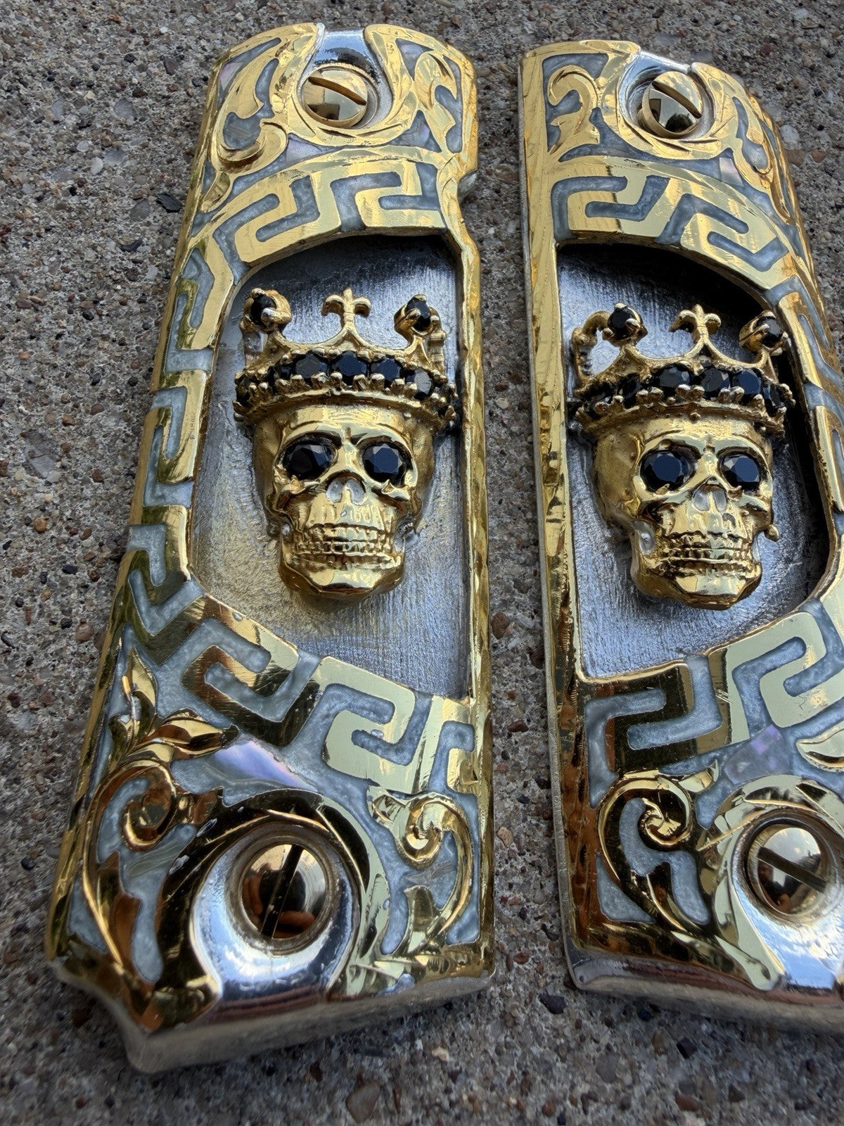 1911 45 38 Super Full Size Skull Crown Gold Gun Pistol Grip Cachas & 24K Screws