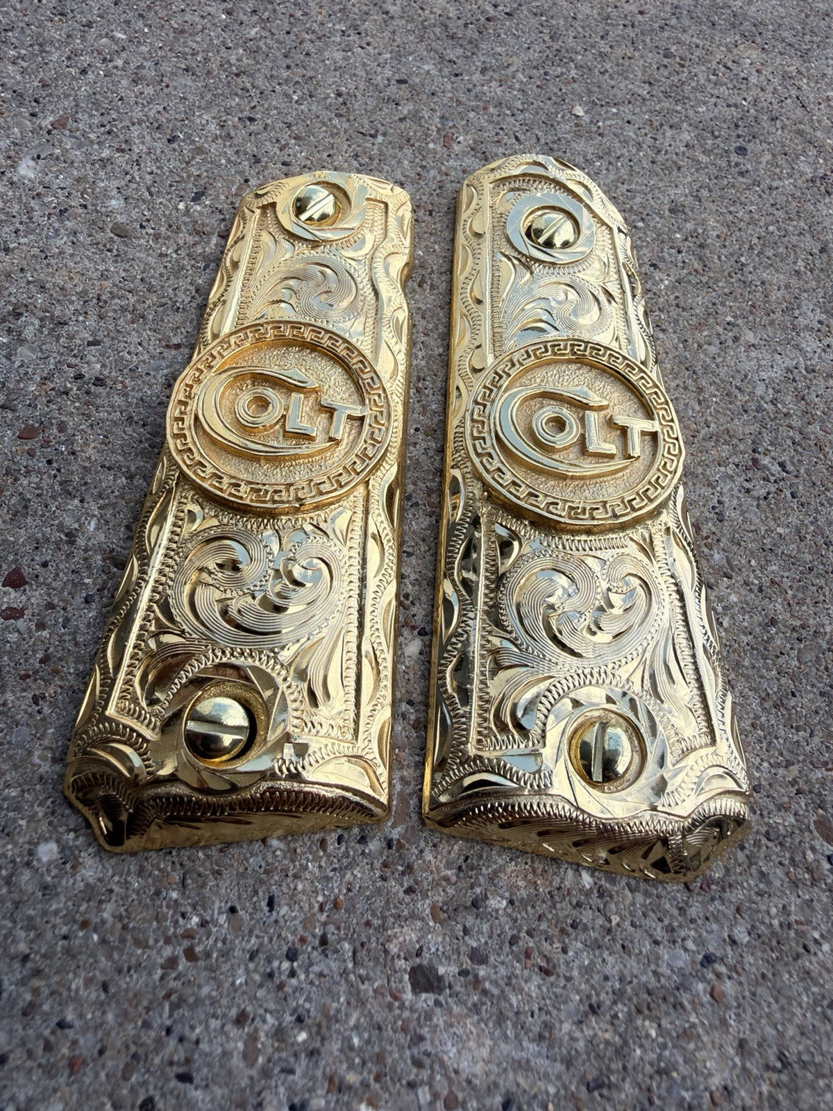 1911 45 38 Super Full Size Gold Gun Pistol Grip Cachas Chapeado & 24K Screws