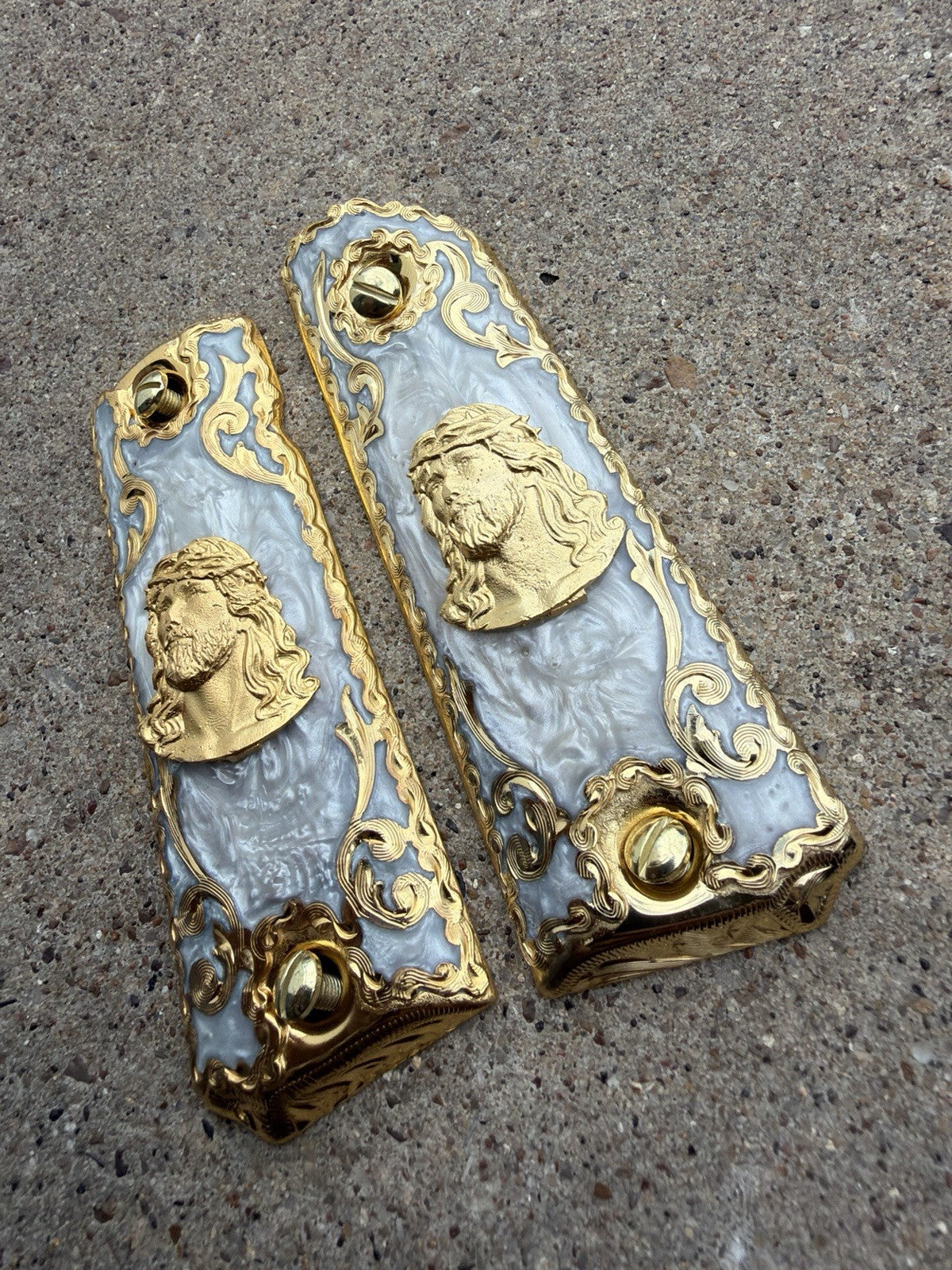 1911 45 38 Super Full Size Gold Gun Pistol Grip Cachas Chapeado & 24K Screws