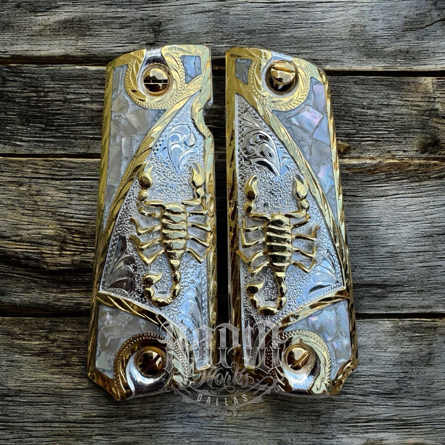 1911 45 38 Super Full Size Scorpion Gold Gun Pistol Grip Cachas & 24K Screws