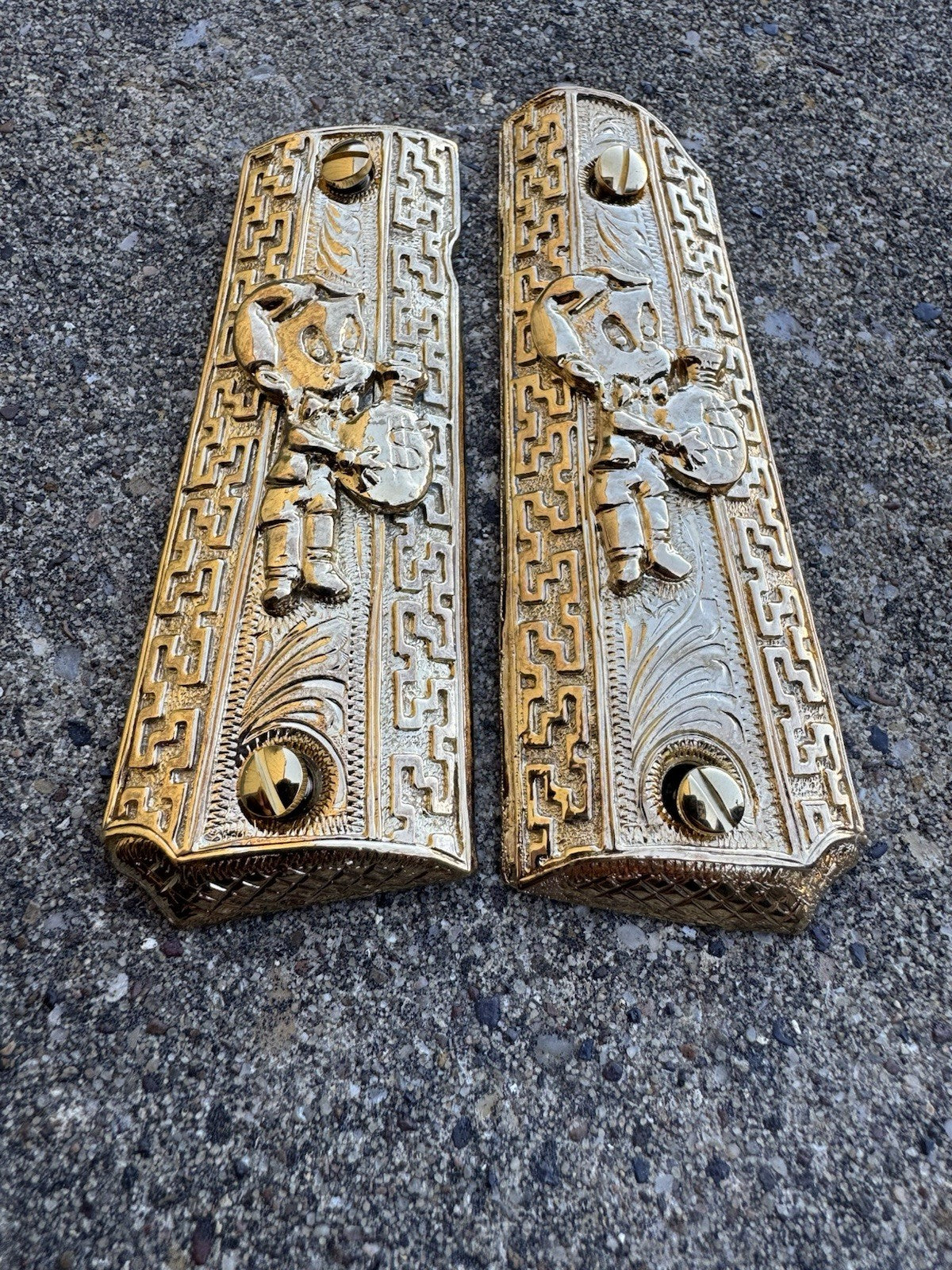 1911 45 38 Super Full Size Richie Rich Gold Gun Pistol Grip Cachas & 24K Screws