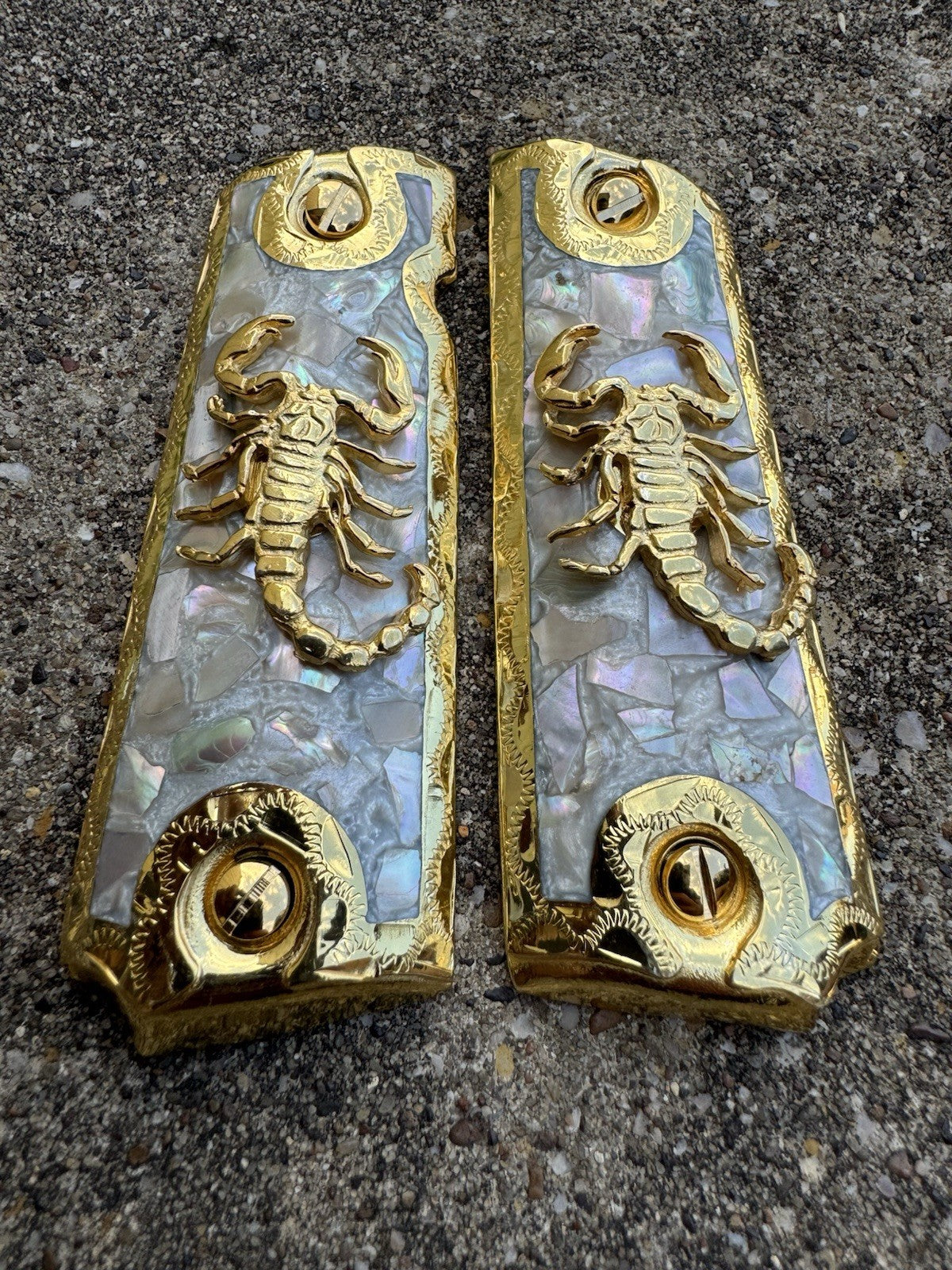 1911 45 38 Super Full Size Scorpion Gold Gun Pistol Grip Cachas & 24K Screws