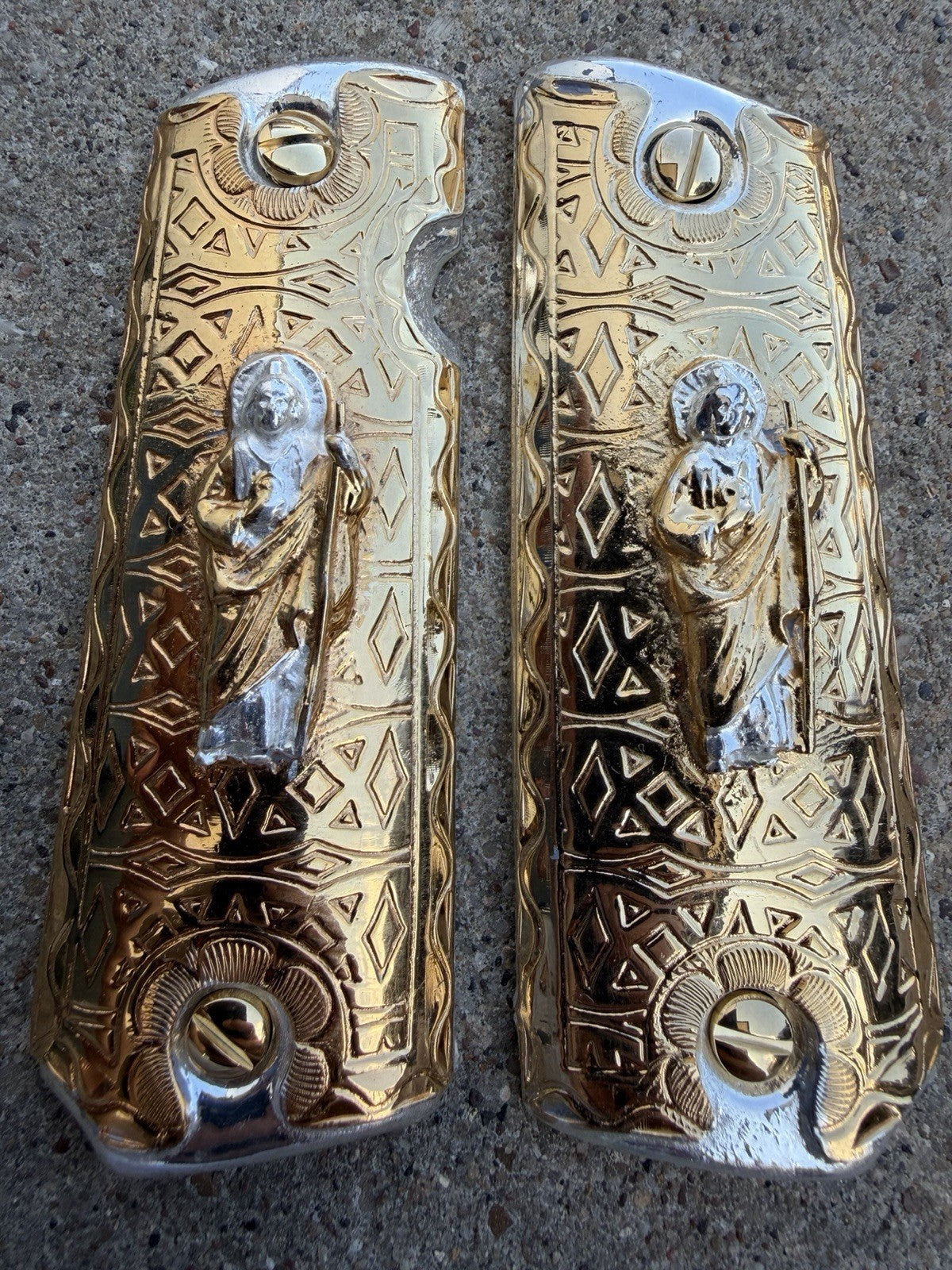 1911 45 38 Super Full Size San Judas Gold Gun Pistol Grip Cachas & 24K Screws