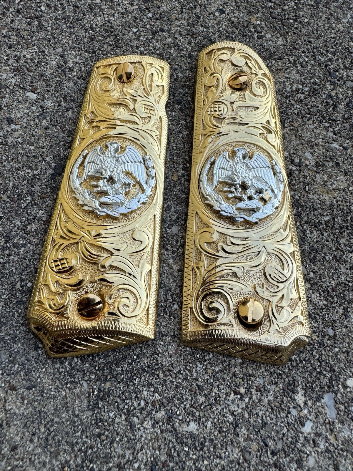 1911 45 38 Super Full Size Mexican Eagle Gold Gun Pistol Grip Cachas & 24K Screw