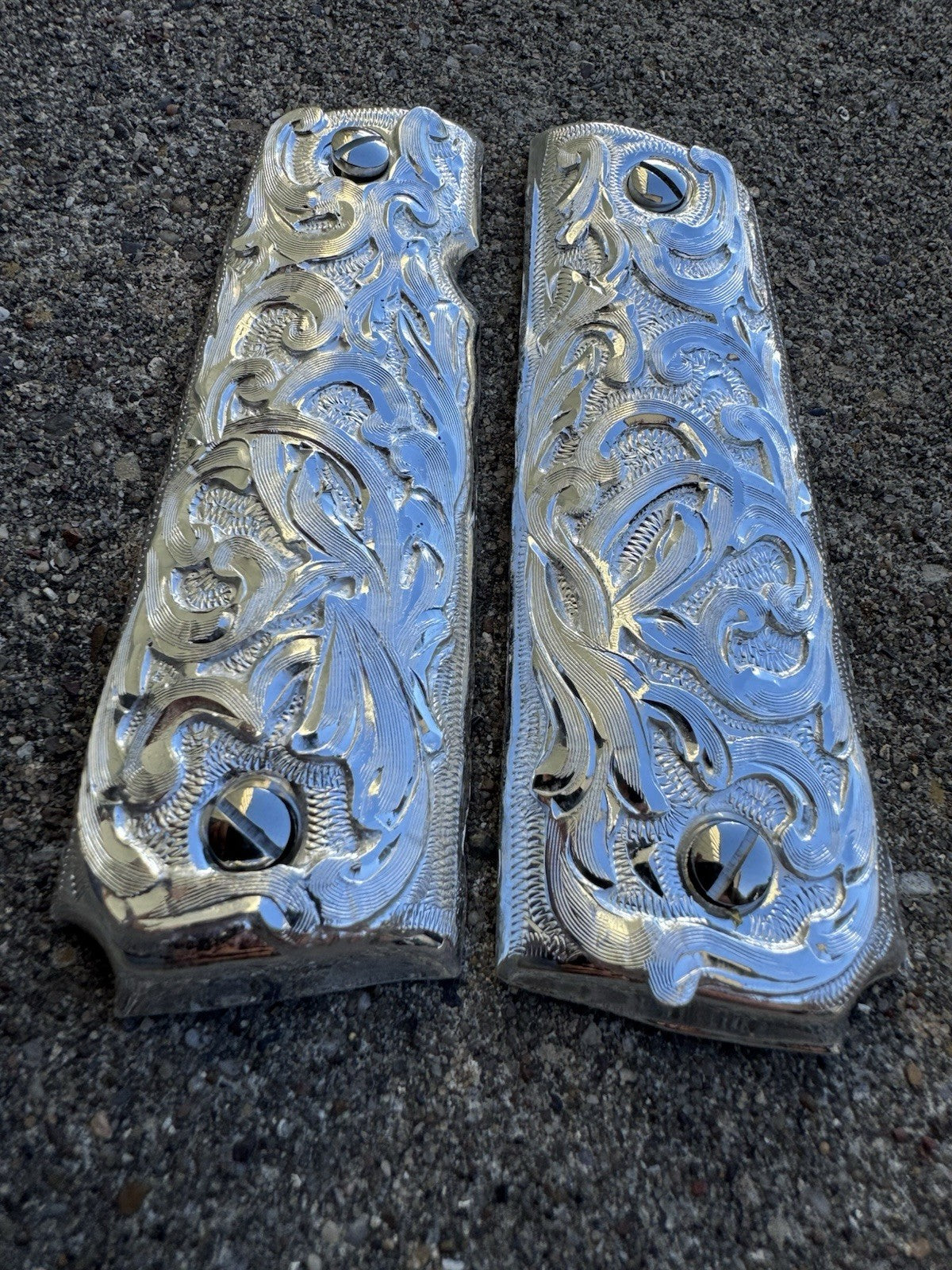 1911 45 38 Super Full Size Gun Pistol Grip Cachas & Polished Screws