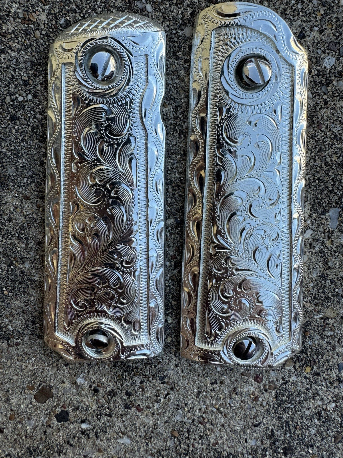 1911 45 38 Super Full Size Gun Pistol Grip Cachas & Polished Screws
