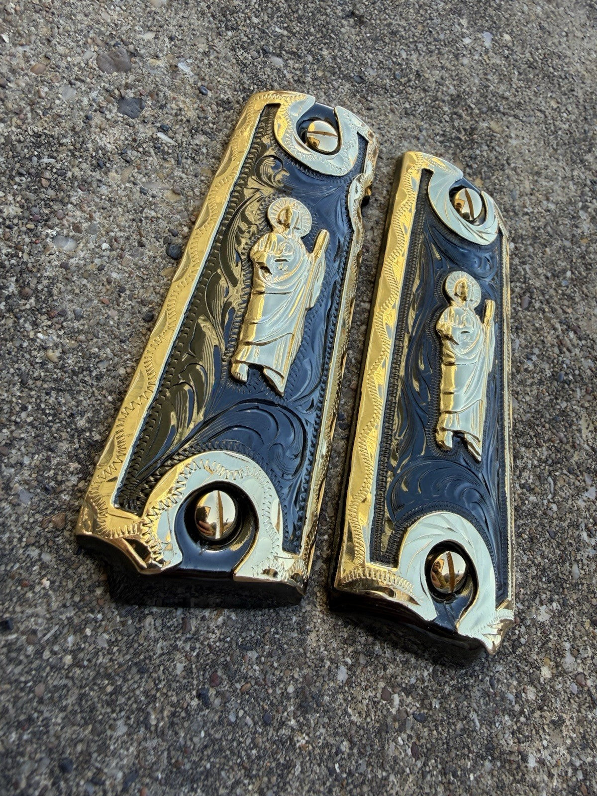 1911 45 38 Super Full Size San Judas Gold Gun Pistol Grip Cachas & 24K Screws
