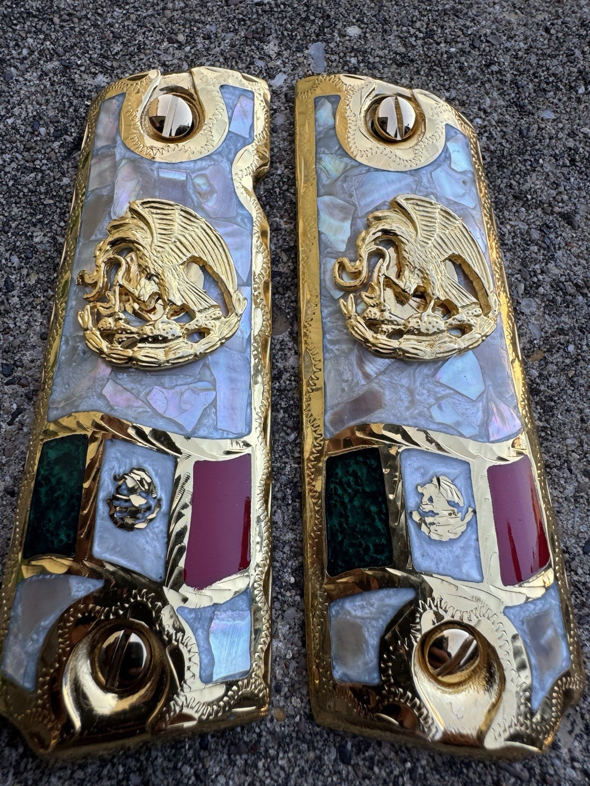 1911 45 38 Super Full Size Mexican Eagle Gold Gun Pistol Grip Cachas & 24K Screw