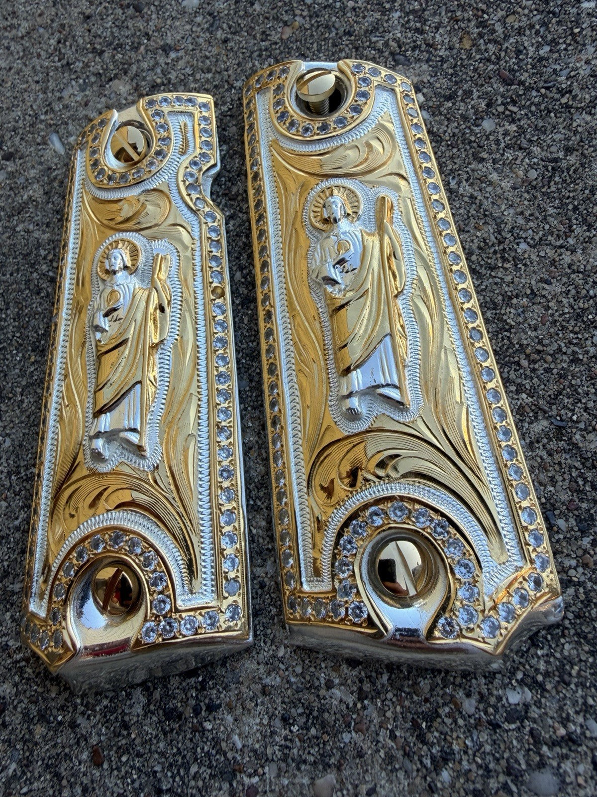 1911 ZIRCONIA 45 38 SUPER SAN JUDAS GOLD GUN PISTOL GRIP CACHAS & 24K SCREWS
