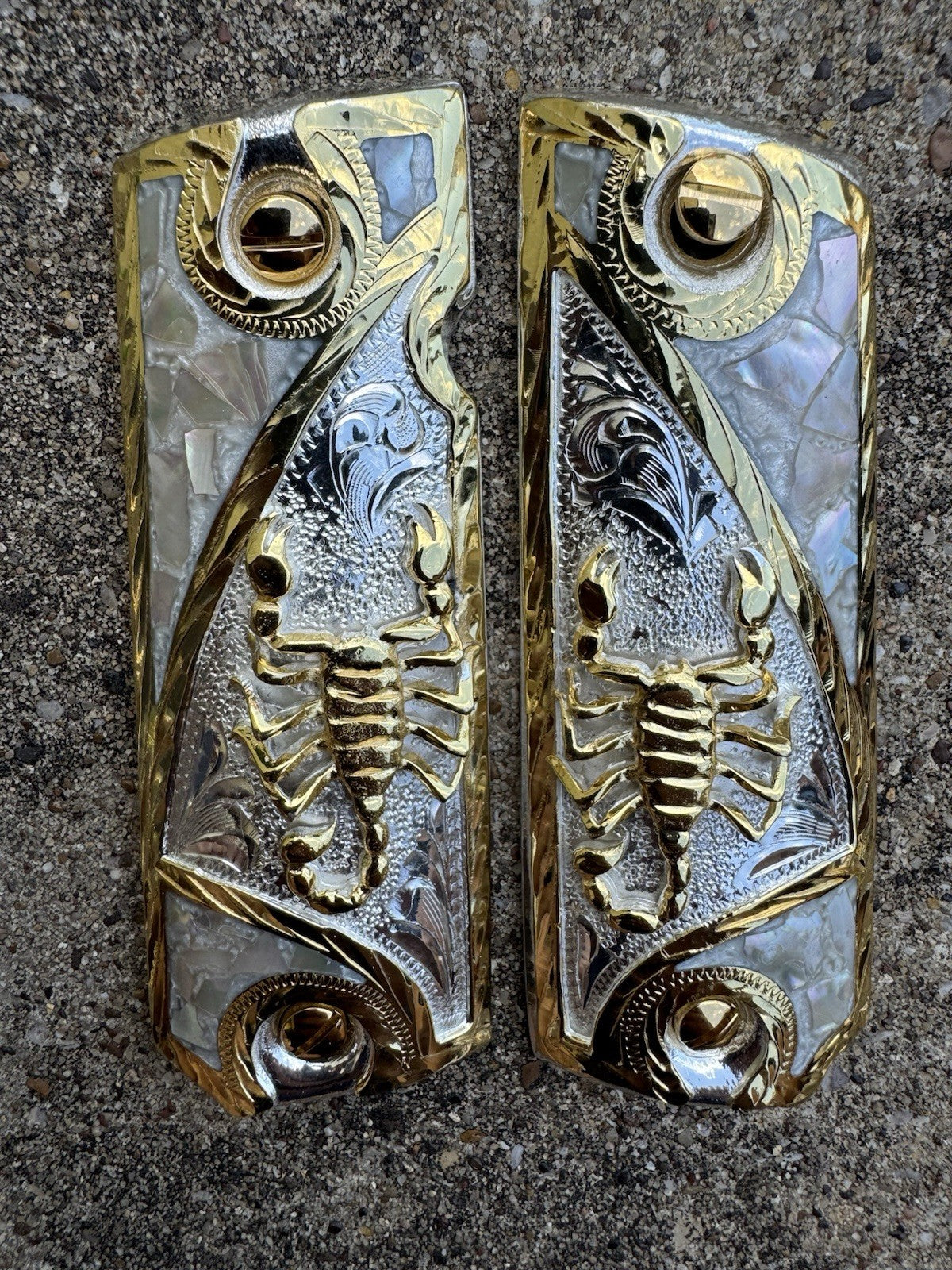 1911 45 38 Super Full Size Scorpion Gold Gun Pistol Grip Cachas & 24K Screws