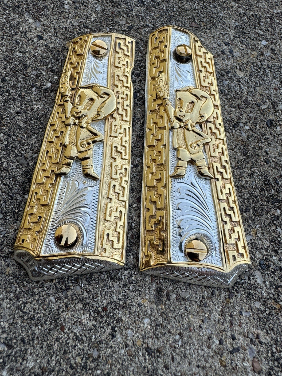 1911 45 38 Super Full Size Richie Rich Gold Gun Pistol Grip Cachas & 24K Screws