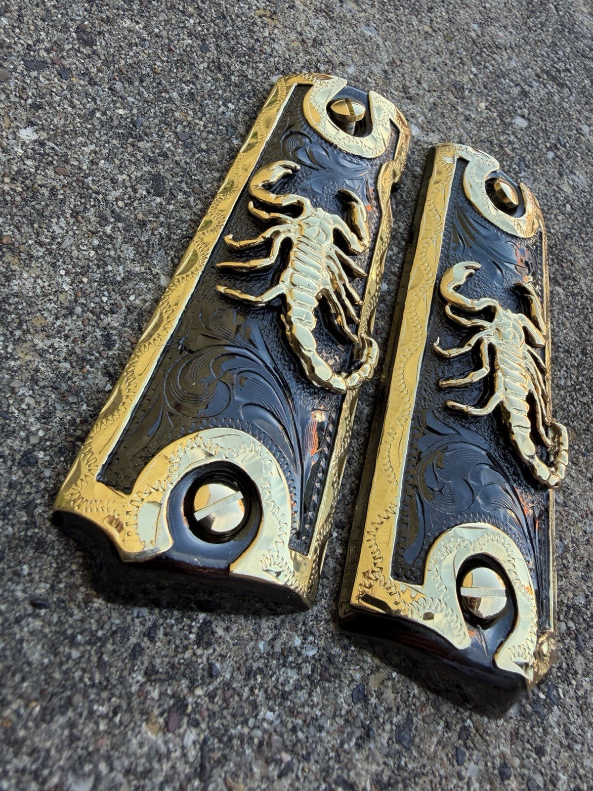 1911 45 38 Super Full Size Scorpion Gold Gun Pistol Grip Cachas & 24K Screws