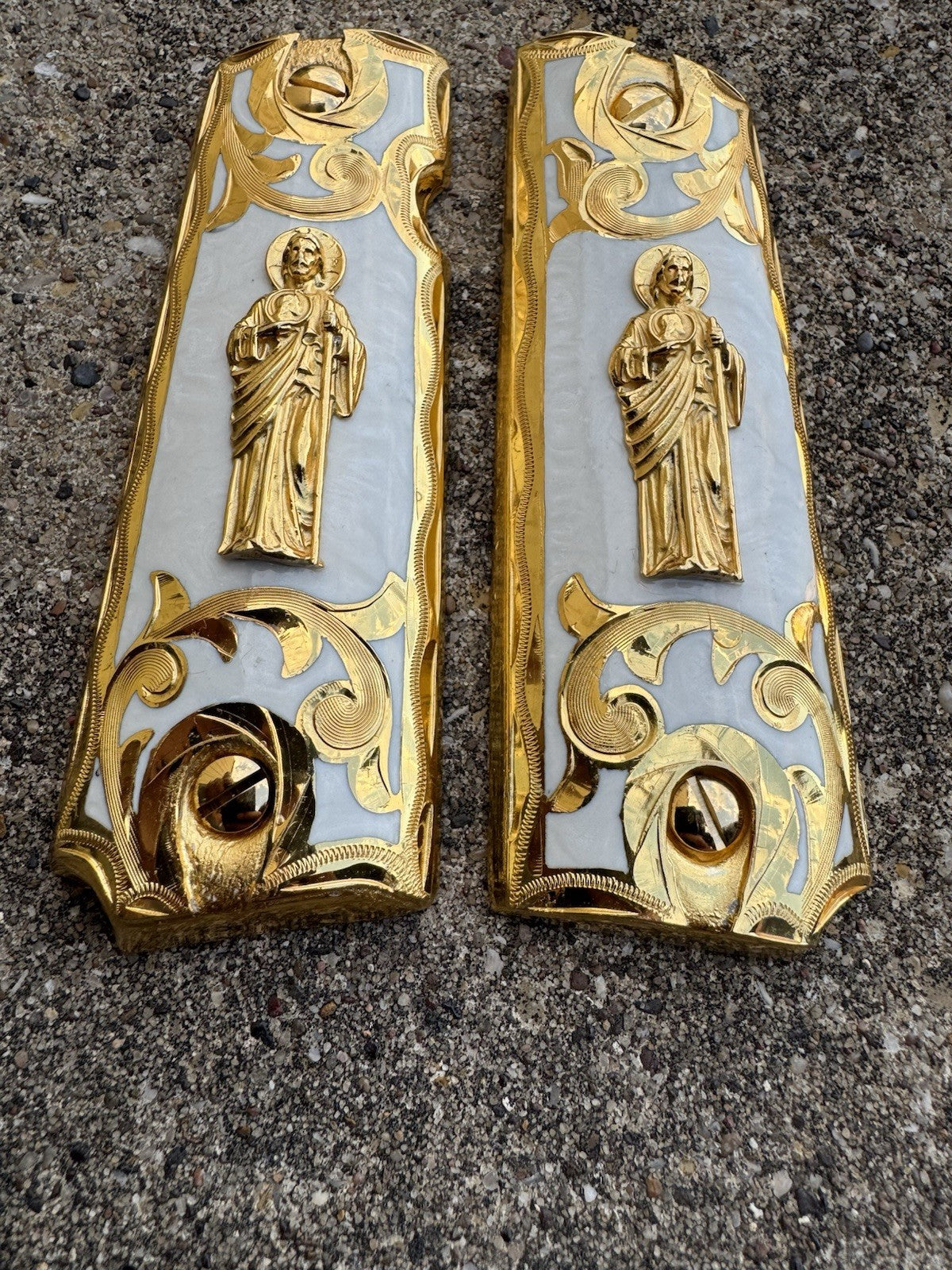 1911 45 38 Super Full Size San Judas Gold Gun Pistol Grip Cachas & 24K Screws